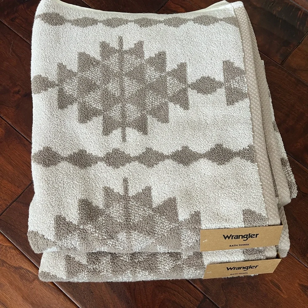 Wrangler Cream and Brown Geometric Bath and Hand Towel Set